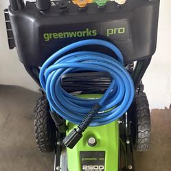 New out of box Greenworks 2500-PSI 2-GPM Cold Water Electric Pressure washer with 5 Spray Tip $200 cash only East Palmdale