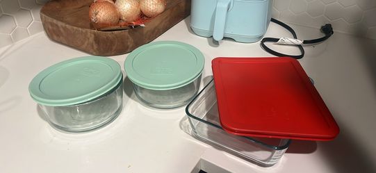 Pyrex Containers