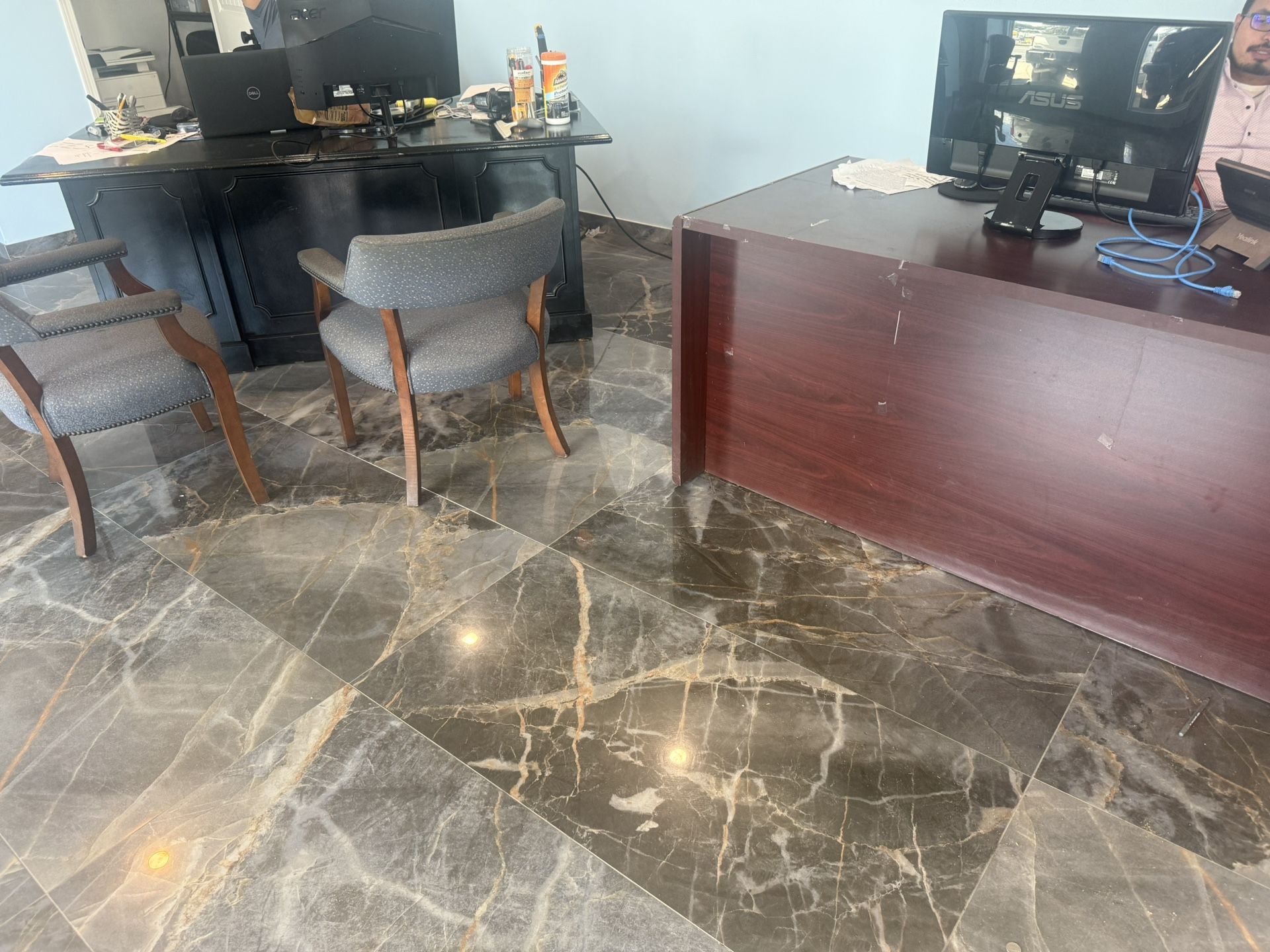 2 Desk 2 Chairs Available