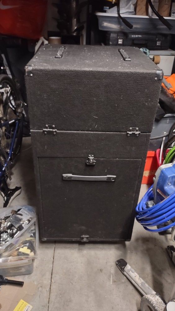 Dj equipment rolling cabinet