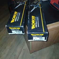 Monroe OES 5647 Rear Shocks