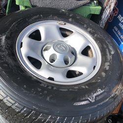 Rines Y Yantas  Para Una. Toyota 6 Hollos Con Sensores Y Tuercas $100