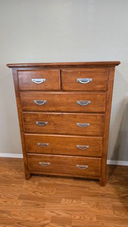 Solid Wood, High End 6 Drawer Dresser