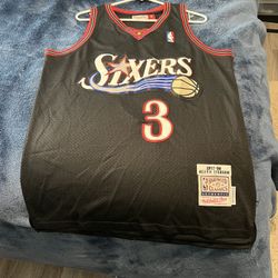 Mitchell & Ness Philadelphia 76ers Iverson Men’s Medium Jersey