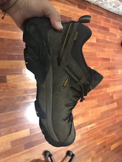 KEEN MEN’S SIZE 13 WORK SHOES