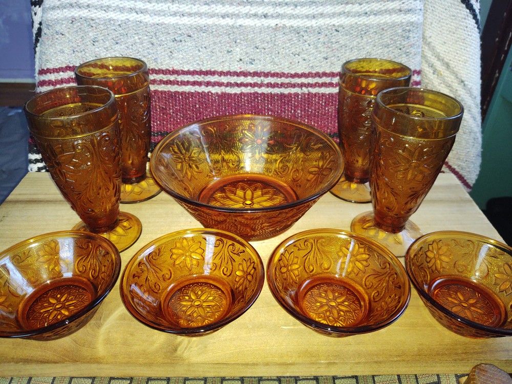 Vintage Indiana Daisy Pattern Glassware