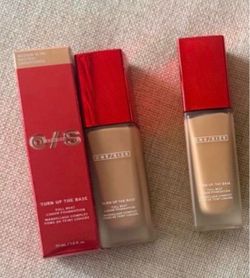 One/Size Turn Up The Base Liquid Foundation