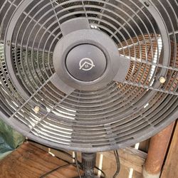 22" Fan With Built In Misters 