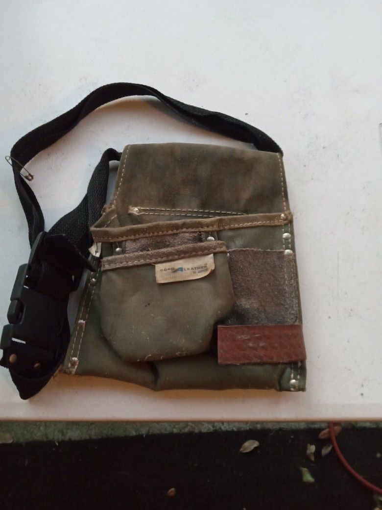 TOOL & NAIL POUCH (Leather)
