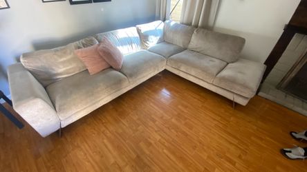 Sectional couches