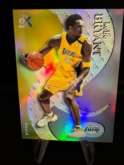 Kobe Bryant 2000 SkyBox  EX