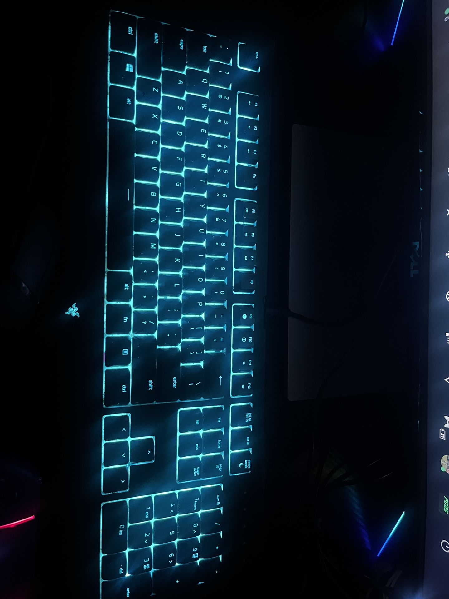 RAZOR CYNOSA CHROMA KEYBOARD β¨οΈ