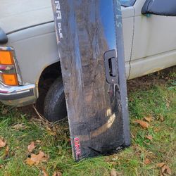 (2) 2007 to 2013 Chevy/Gmc tailgates