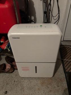 Toshiba Dehumidifier White