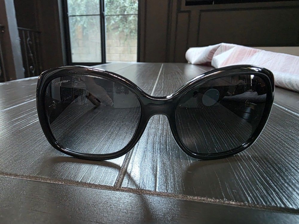 Ferragamo Sunnies NEW