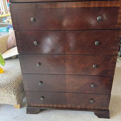 Cherry Stained Chest Of Drawers. 5 Drawers 
