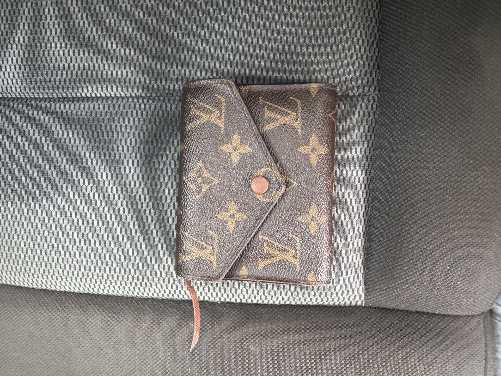 Louis Vuitton Victorine Wallet 