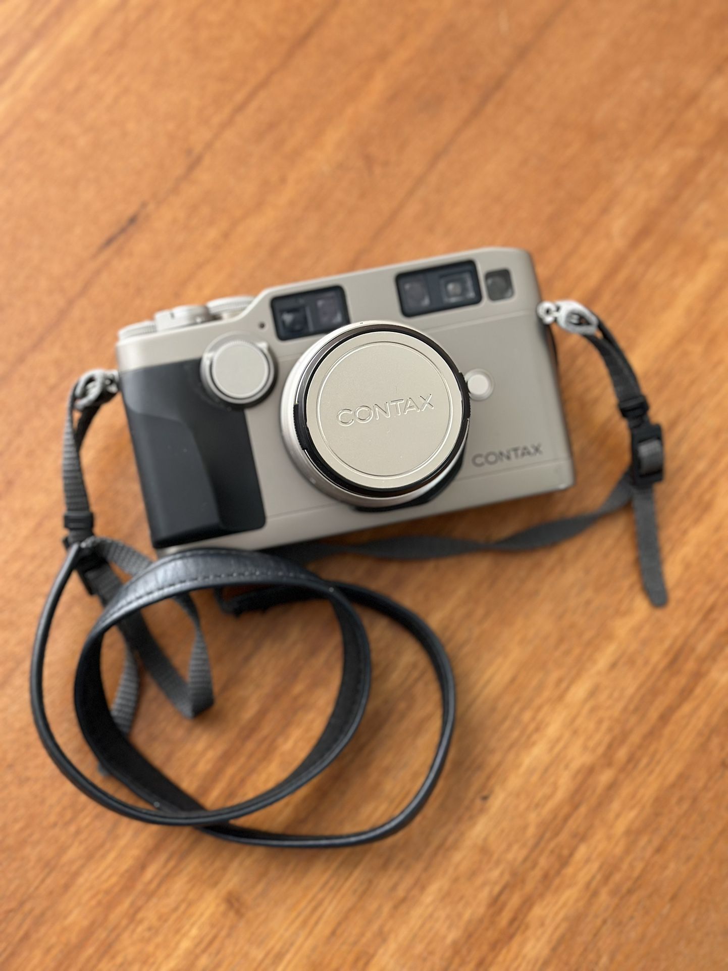 Contax G2 Camera 35mm Lens With Flash