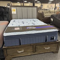 Queen Size Storage Bedframe. 🚚WE DELIVER🚚