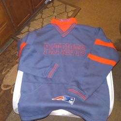 PATRIOTS LONG SLEEVE SWEATSHIRT WITH POCKETS