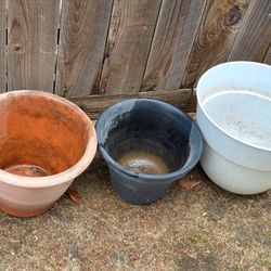 Plastic pots