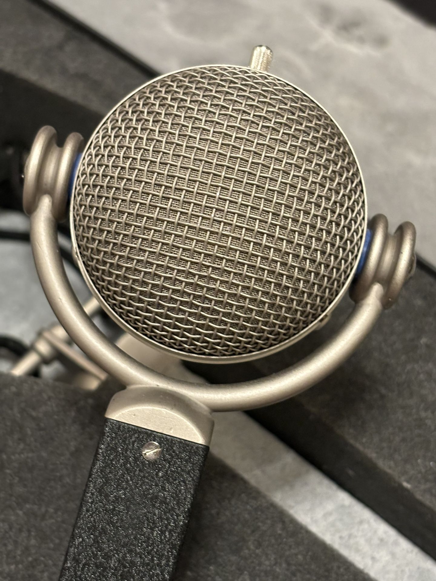 Blue Dragonfly Vintage microphone made in Latvia - www.ice4pros.com.br