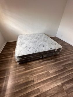 NEW KING REGULAR MATTRESS AND BOX SPR+ING