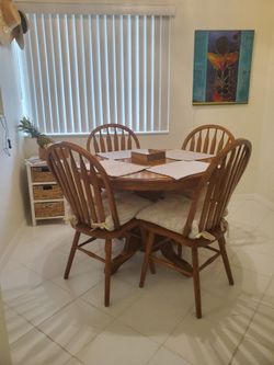 Solid Oak Round Dining Table with 4 Windsor Chairs + Leaf Extension
