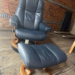 Muldal Small Leather Ergonomic Swivel Recliner Chair with Ottoman in Navy Blue NL 192 Nordic Line with a Walnut Wood Stain Base