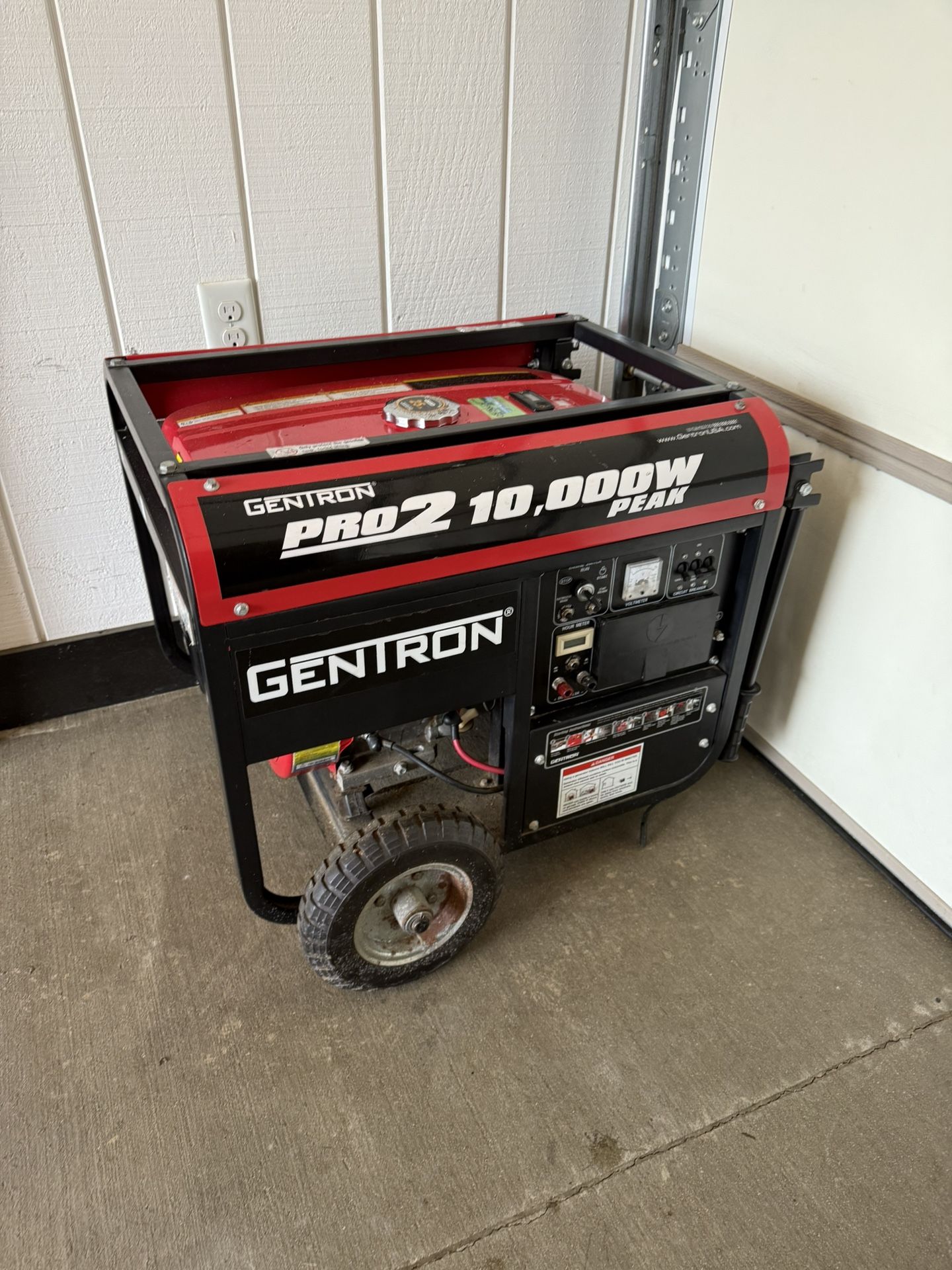 Pro2 Gentron 10K Gas Generator Low Hrs 10
