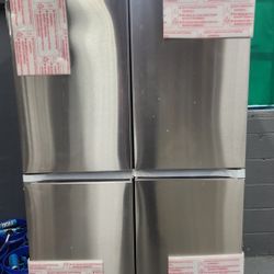 SAMSUNG
29-CU FT 4-DOOR SMART FRENCH DOOR
REFRIGERATOR WITH DUAL ICE MAKER AND DOOR
WITHIN DOOR