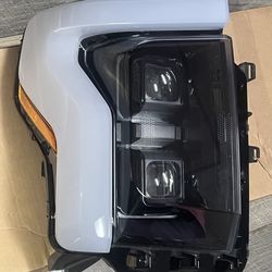 2022-2025 FORD F150 LIGHTNING FRONT HEADLIGHT ASSEMBLY RIGHT PASSENGER SIDE IN GREAT CONDITION