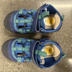 Size 27 (just like) Keens Kids Water Shoes Size 10