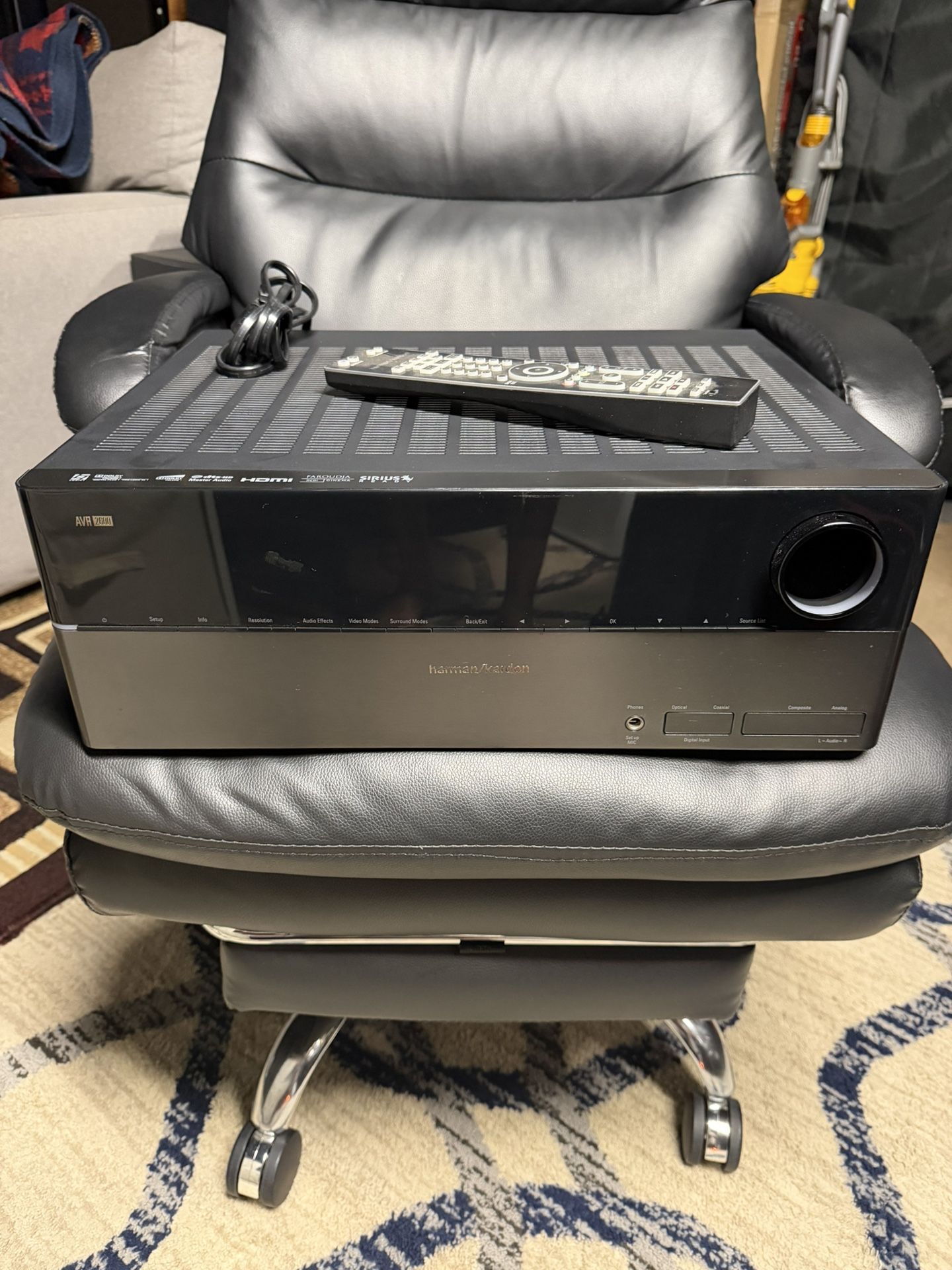 Nice Harman kardon AVR 2600 7.1 channel HDMI receiver with original remote 
