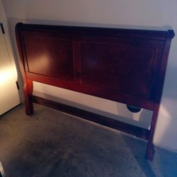 Queen brown wood Bedroom Set