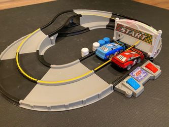 Fisher Price Mattel Shake N Go Racers Speedway Race Track