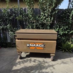 Knaack Box Jobmaster Chest Used 48x24 Tool Box 