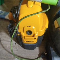 DeWalt Shop Vac 