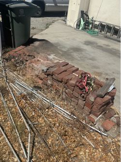 FREE BRICKS (Burbank)