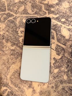 Unlocked Samsung Galaxy Z Flip 6 (Blue) 256GB - Great Condition