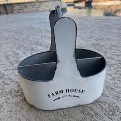 distressed white metal farmhouse utensil caddy  Pick up in Deer Park 77536