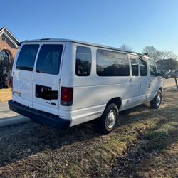 2011 Ford E-350