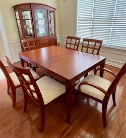 Cherry Wood Dining Table with 6 Chairs