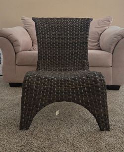 Wicker Stackable Black Steel Frame Stationary Conversation Chair with Woven

Seat