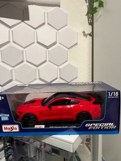 Maisto 1:18 scale 2020 GT500 diecast