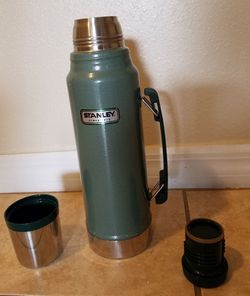 Stanley 2 qts. Thermos for Sale in Orlando, FL - OfferUp