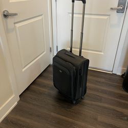 American Tourister Carry On Luggage 