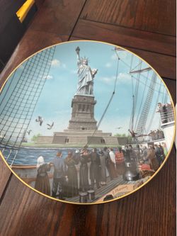 Statue of Liberty collector plates