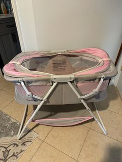 Dream On Me Portable Baby Bassinet