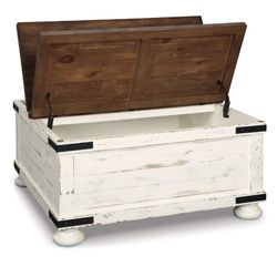 Moving sale!! Coffee Table with Lift Top!